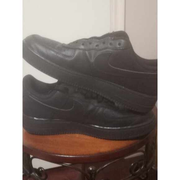 WOMEN Nike Air Force 1 '07 Low Triple Black DD8959 001 Sz 10.5 - Picture 13 of 15